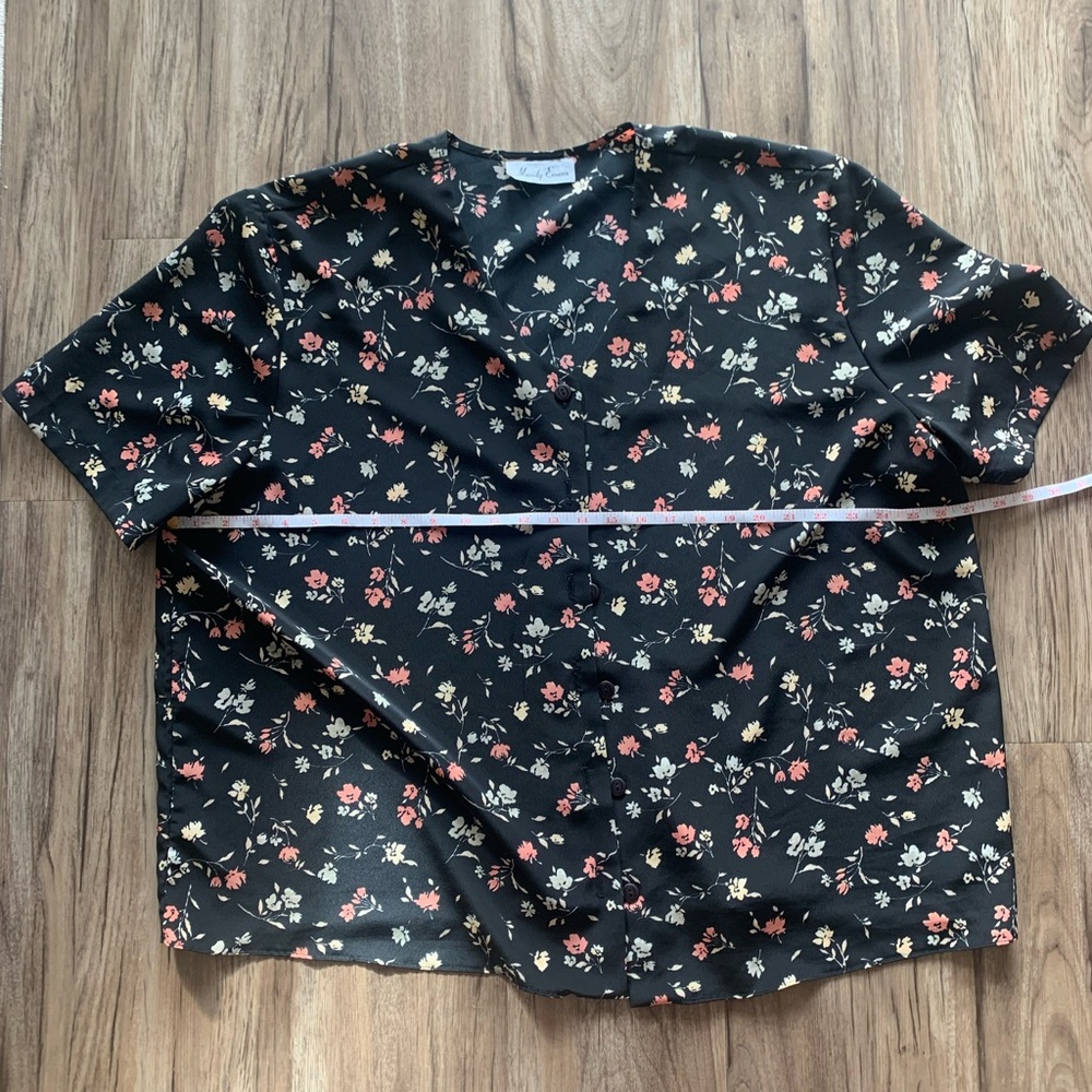 Vintage plus size button down blouse - 2X - 3X depending on fit preference